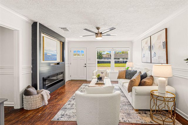 1007 Trimm Avenue, Pasadena, TX 77502