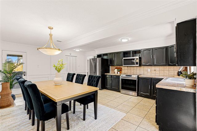 1007 Trimm Avenue, Pasadena, TX 77502