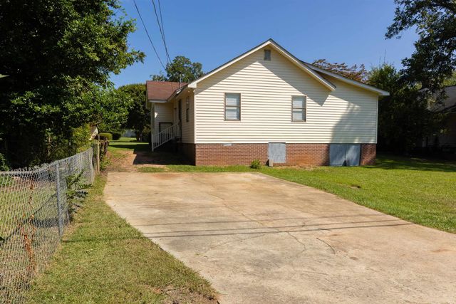 524 W Goodrich Avenue, Thomaston, GA 30286