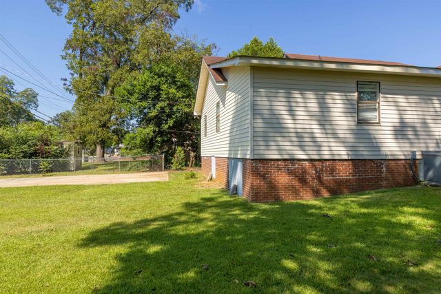 524 W Goodrich Avenue, Thomaston, GA 30286