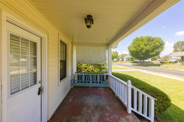 524 W Goodrich Avenue, Thomaston, GA 30286