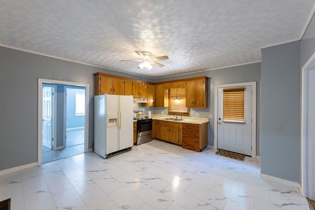 524 W Goodrich Avenue, Thomaston, GA 30286