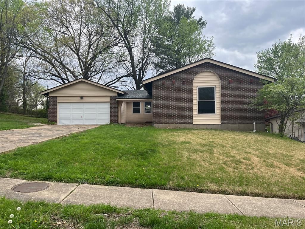 4484 Miletus Drive, Florissant, MO 63033