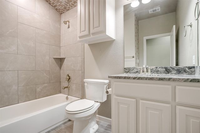 3332 Arrow Creek Drive, Granbury, TX 76049