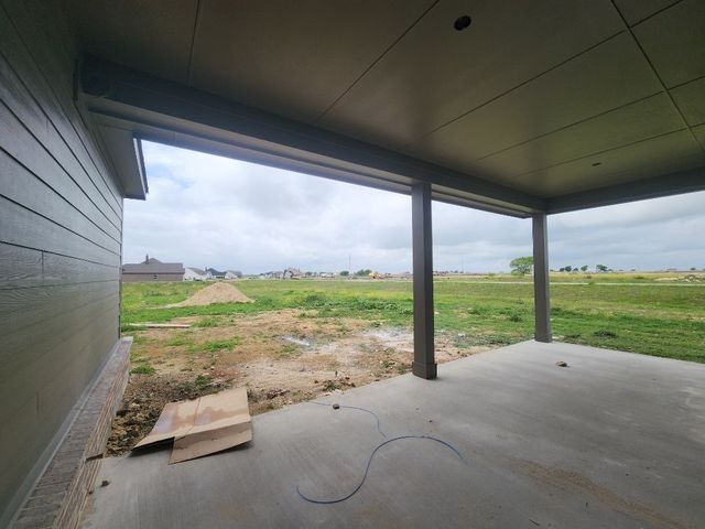 12421 Hornfels Drive, Krum, TX 76249