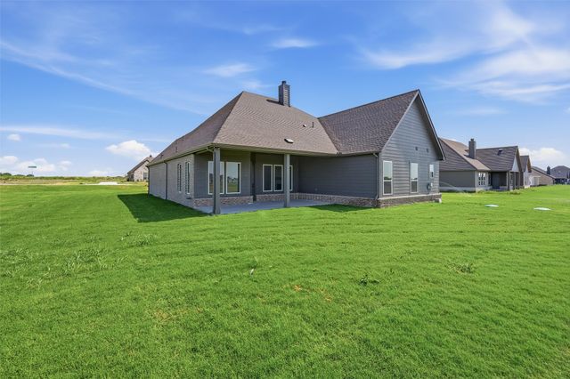 12421 Hornfels Drive, Krum, TX 76249