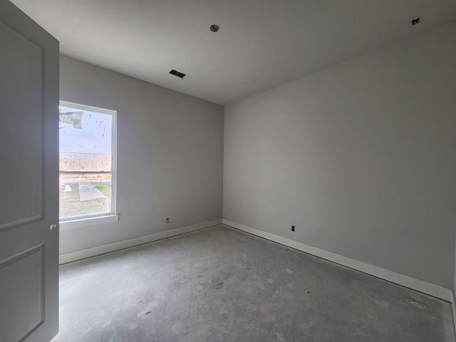 12421 Hornfels Drive, Krum, TX 76249