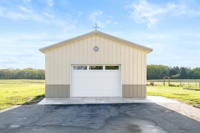 6091 S 30th Street, Kalamazoo, MI 49048