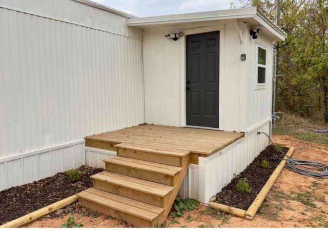 305 W Bryant Street, Elm Mott, TX 76640