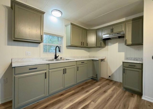 305 W Bryant Street, Elm Mott, TX 76640