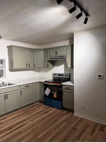 305 W Bryant Street, Elm Mott, TX 76640