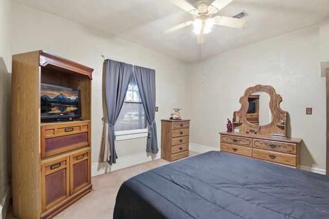 5305 Main Street, Santa Fe, TX 77510