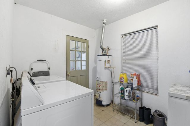 5305 Main Street, Santa Fe, TX 77510