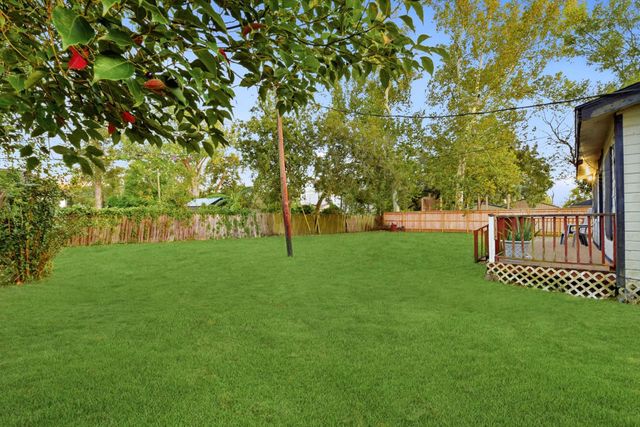 5305 Main Street, Santa Fe, TX 77510