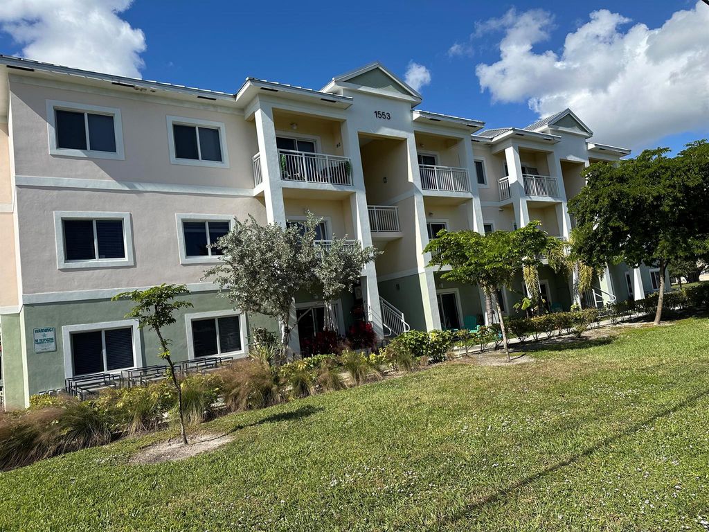 1553 Florida Mango Road 103, Palm Springs, FL 33406