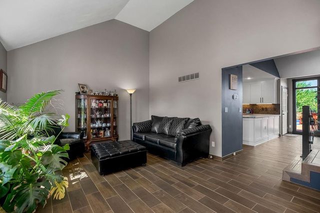 1120 NW 73rd Terrace, Kansas City, MO 64118