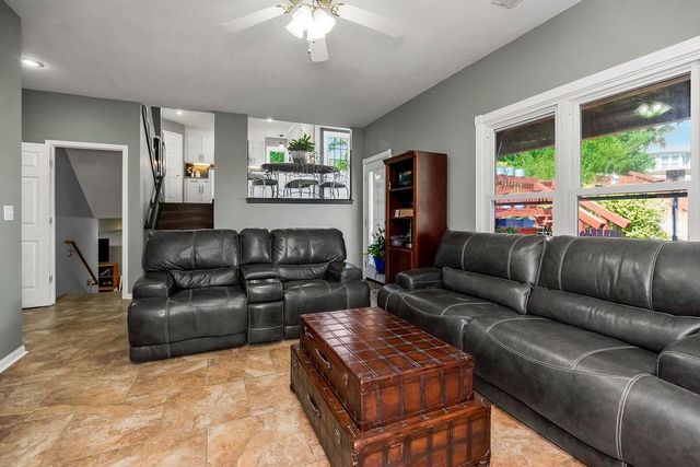 1120 NW 73rd Terrace, Kansas City, MO 64118