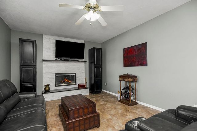 1120 NW 73rd Terrace, Kansas City, MO 64118