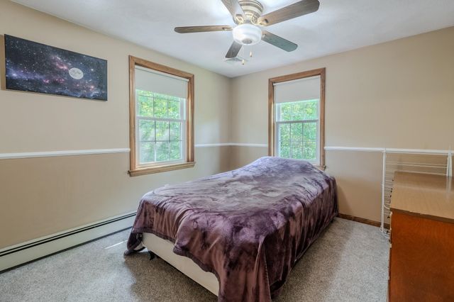 2 Paula Avenue, Londonderry, NH 03053