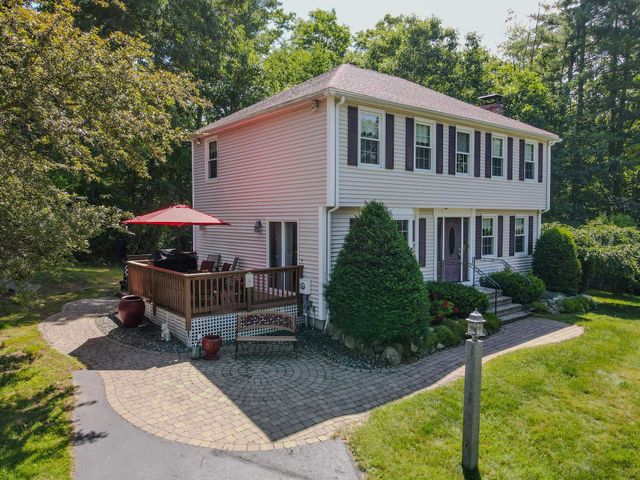 2 Paula Avenue, Londonderry, NH 03053