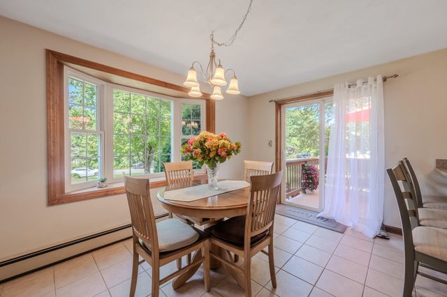 2 Paula Avenue, Londonderry, NH 03053