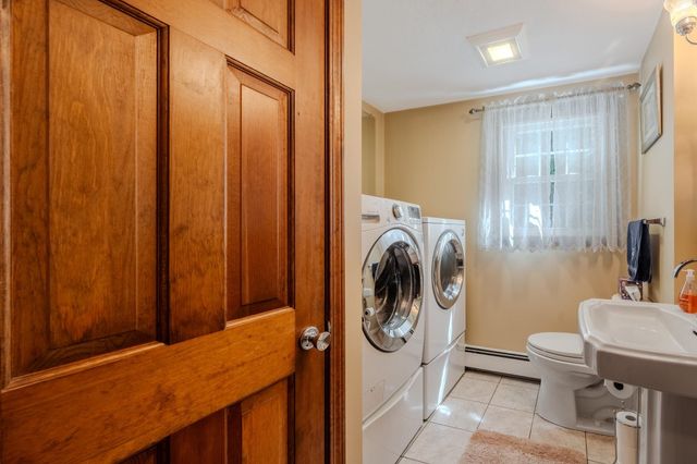 2 Paula Avenue, Londonderry, NH 03053