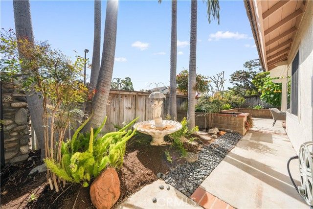 10 Alderbrook, Irvine, CA 92604