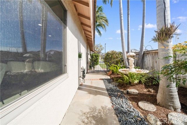 10 Alderbrook, Irvine, CA 92604