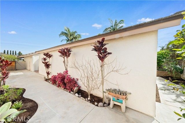 10 Alderbrook, Irvine, CA 92604