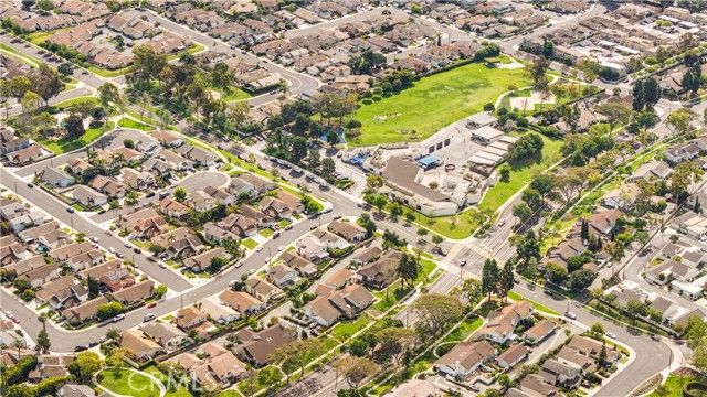 10 Alderbrook, Irvine, CA 92604