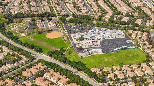 10 Alderbrook, Irvine, CA 92604