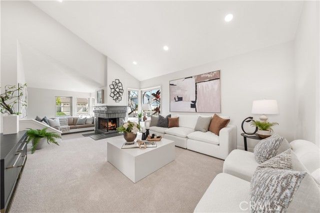 10 Alderbrook, Irvine, CA 92604