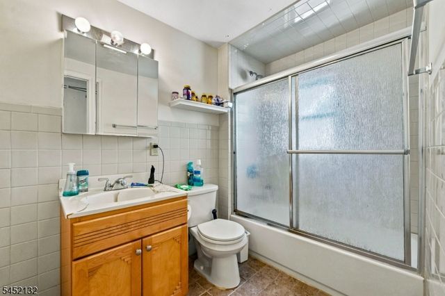 26 Pulaski St, Bloomfield Twp., NJ 07003