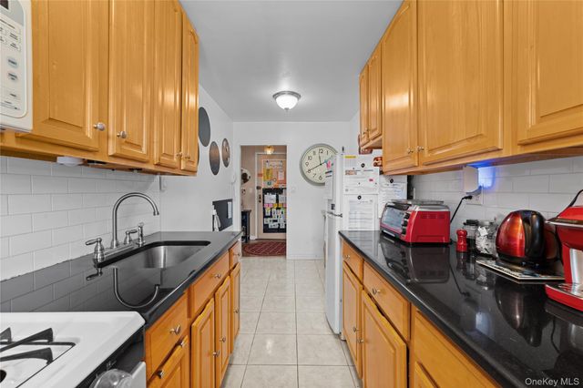 67-30 Dartmouth Street 2S, Forest Hills, NY 11375