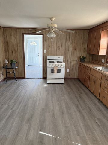 225 College Street, Roxton, TX 75477