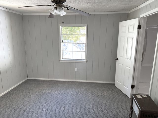 225 College Street, Roxton, TX 75477