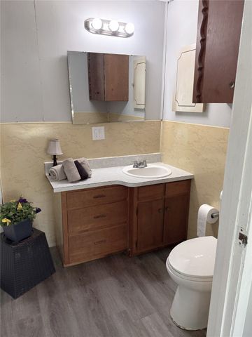 225 College Street, Roxton, TX 75477