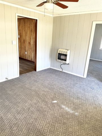 225 College Street, Roxton, TX 75477