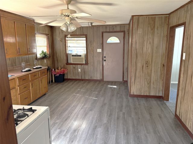 225 College Street, Roxton, TX 75477