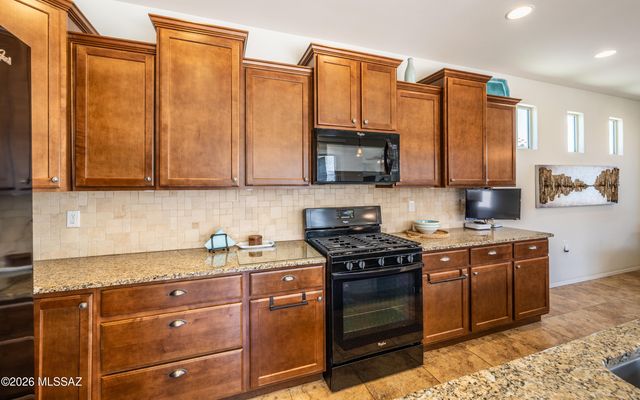 14016 E Voss Street, Vail, AZ 85641