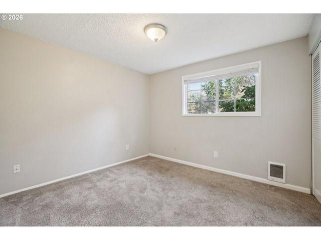 810 Ne PINEBROOK Ave, Vancouver, WA 98684