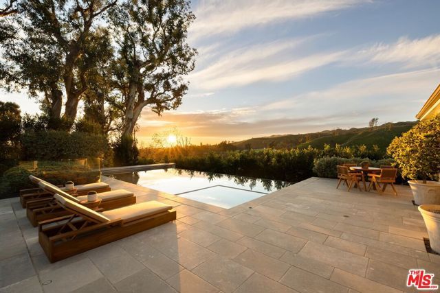 1319 Amalfi Drive, Pacific Palisades (los Angeles), CA 90272