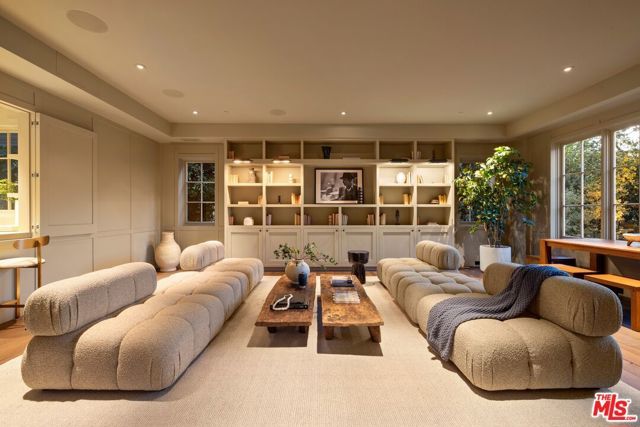 1319 Amalfi Drive, Pacific Palisades (los Angeles), CA 90272