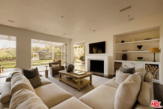 1319 Amalfi Drive, Pacific Palisades (los Angeles), CA 90272