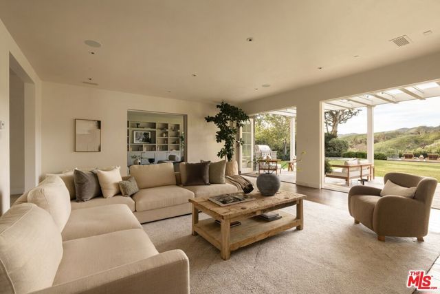 1319 Amalfi Drive, Pacific Palisades (los Angeles), CA 90272