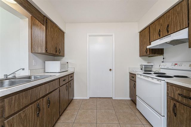 51 BOUNDARY BOULEVARD B, Rotonda West, FL 33947