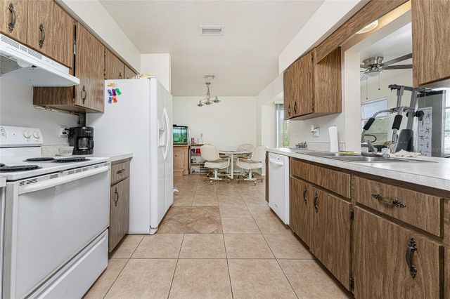 51 BOUNDARY BOULEVARD B, Rotonda West, FL 33947