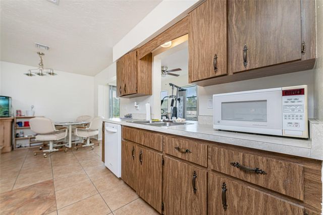 51 BOUNDARY BOULEVARD B, Rotonda West, FL 33947