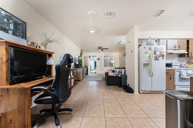 51 BOUNDARY BOULEVARD B, Rotonda West, FL 33947