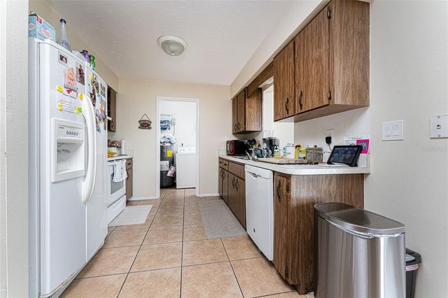 51 BOUNDARY BOULEVARD B, Rotonda West, FL 33947
